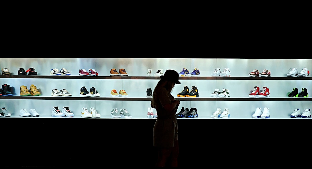 Toko Sepatu: Panduan Memilih Sepatu yang Tepat untuk Anda