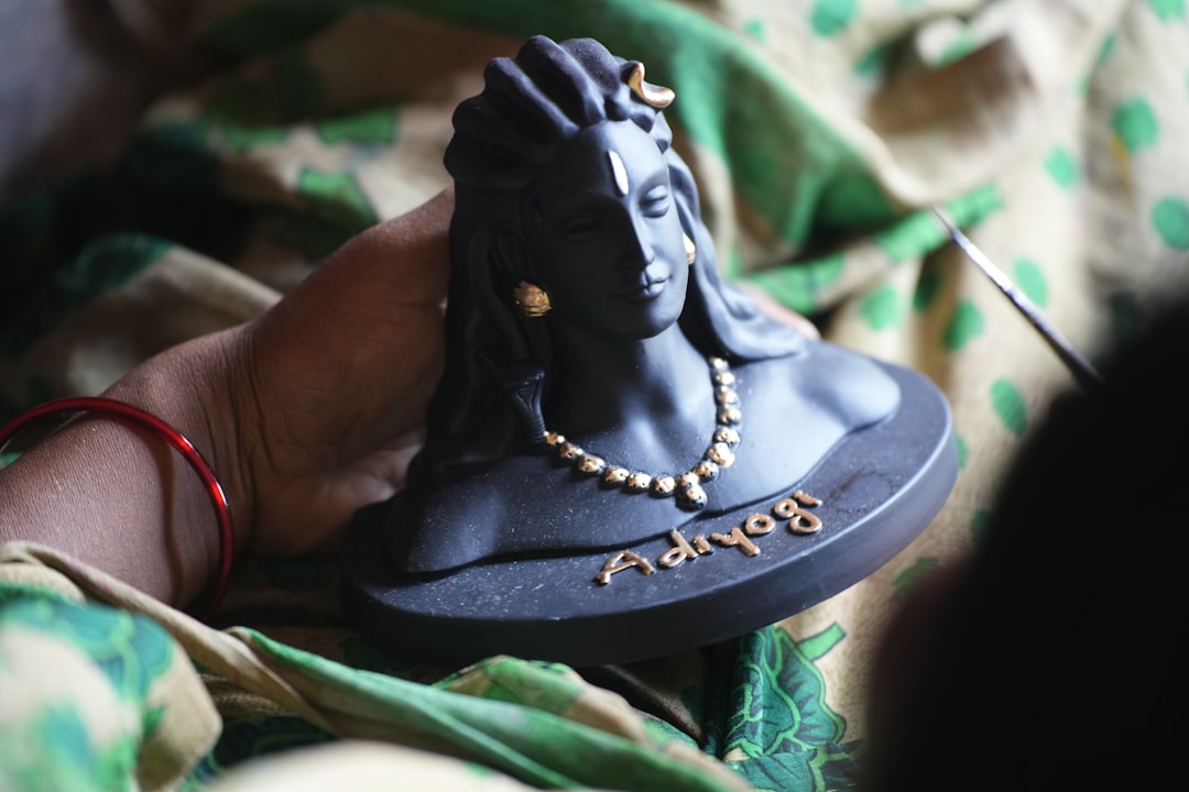 Menemukan Keunggulan Bxxy Shoes di Agra